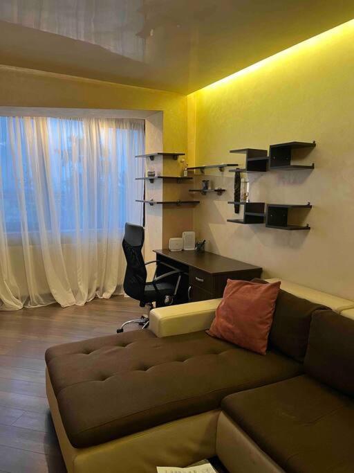 Apartament Theta- langa centru, cada hidromasaj Suceava Exterior foto