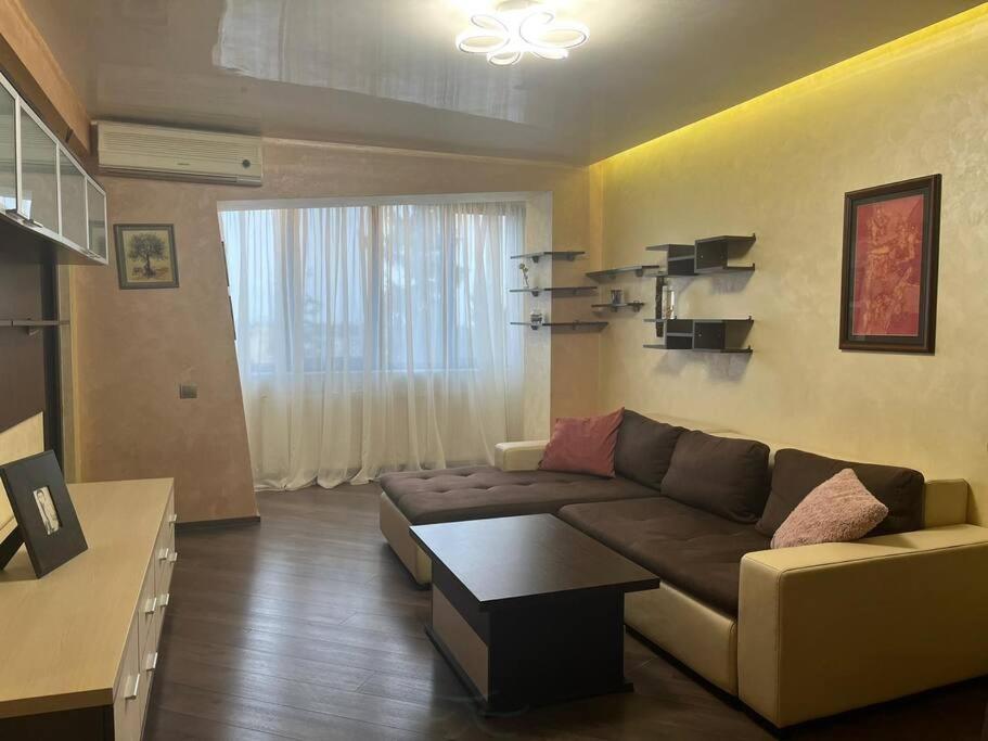 Apartament Theta- langa centru, cada hidromasaj Suceava Exterior foto
